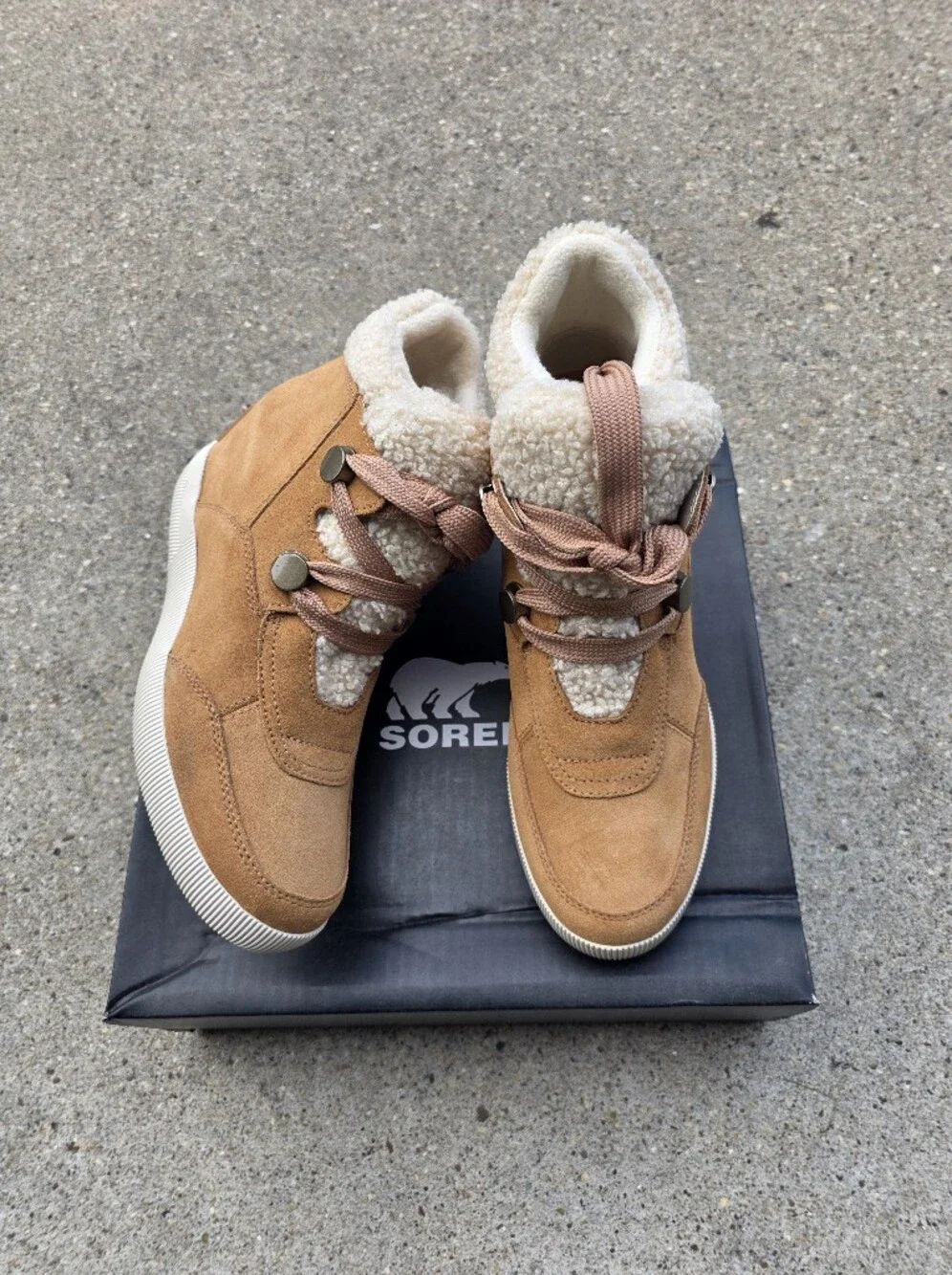Sorel Kinetic Conquest WP boots Women Size 10